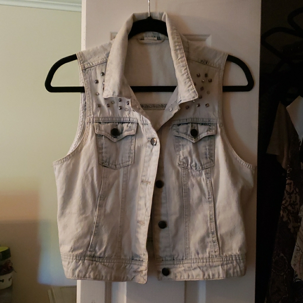 Jean Vest